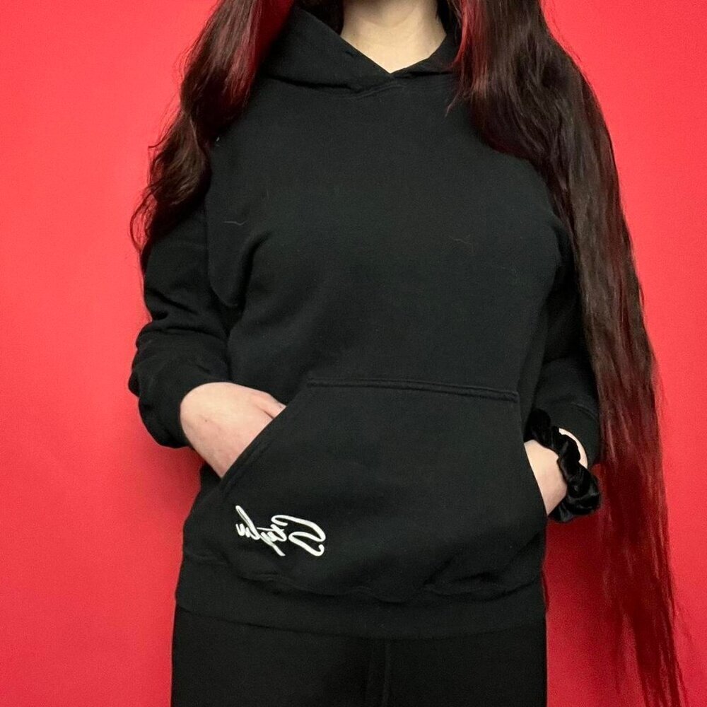 Gildan   / Black mechanic hoodie with graphics on the back 🤍🖤​​​​​​